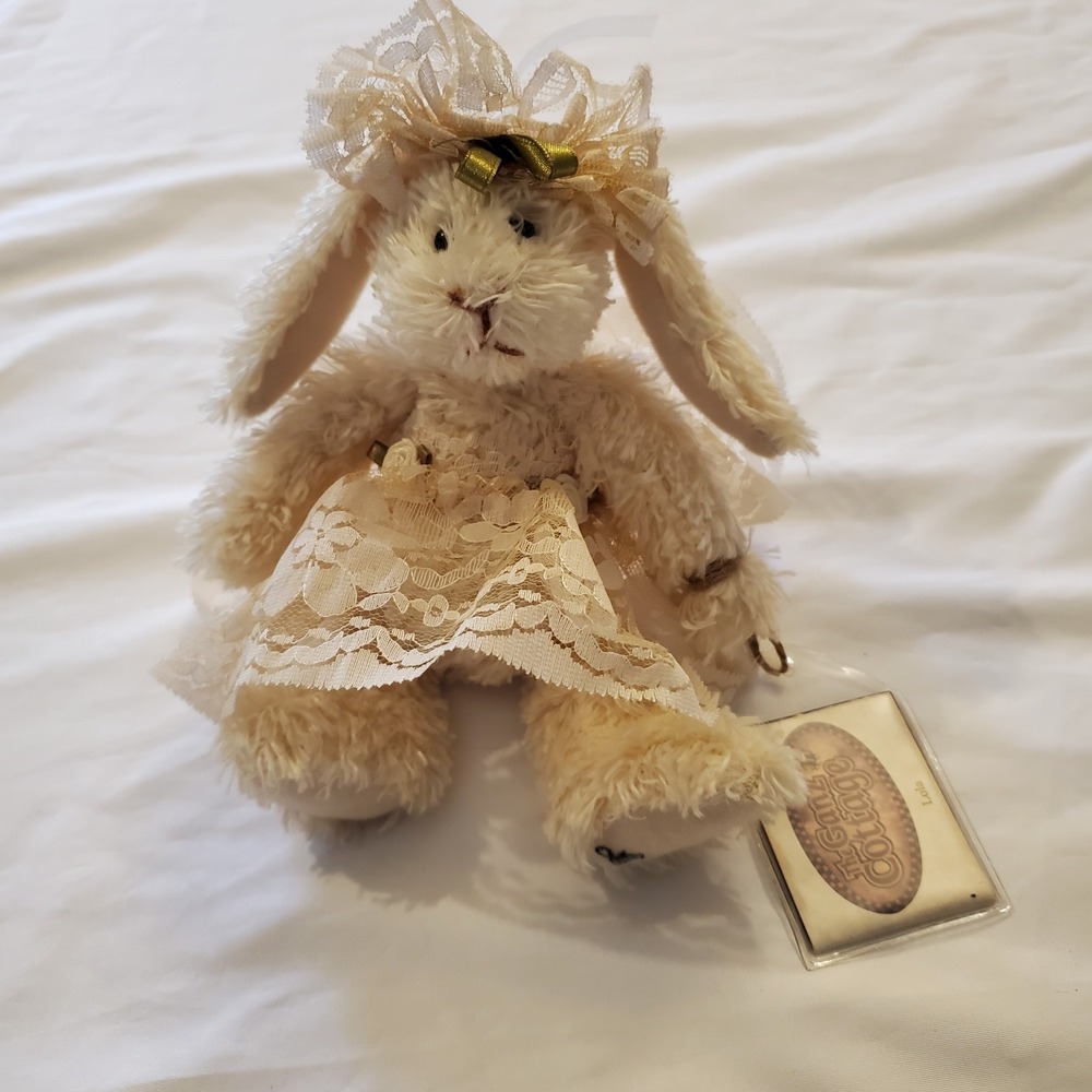 Rare Ganz COTTAGE COLLECTIBLES New nwt LOLA Showgirl Rabbit Bunny Lorraine Chien